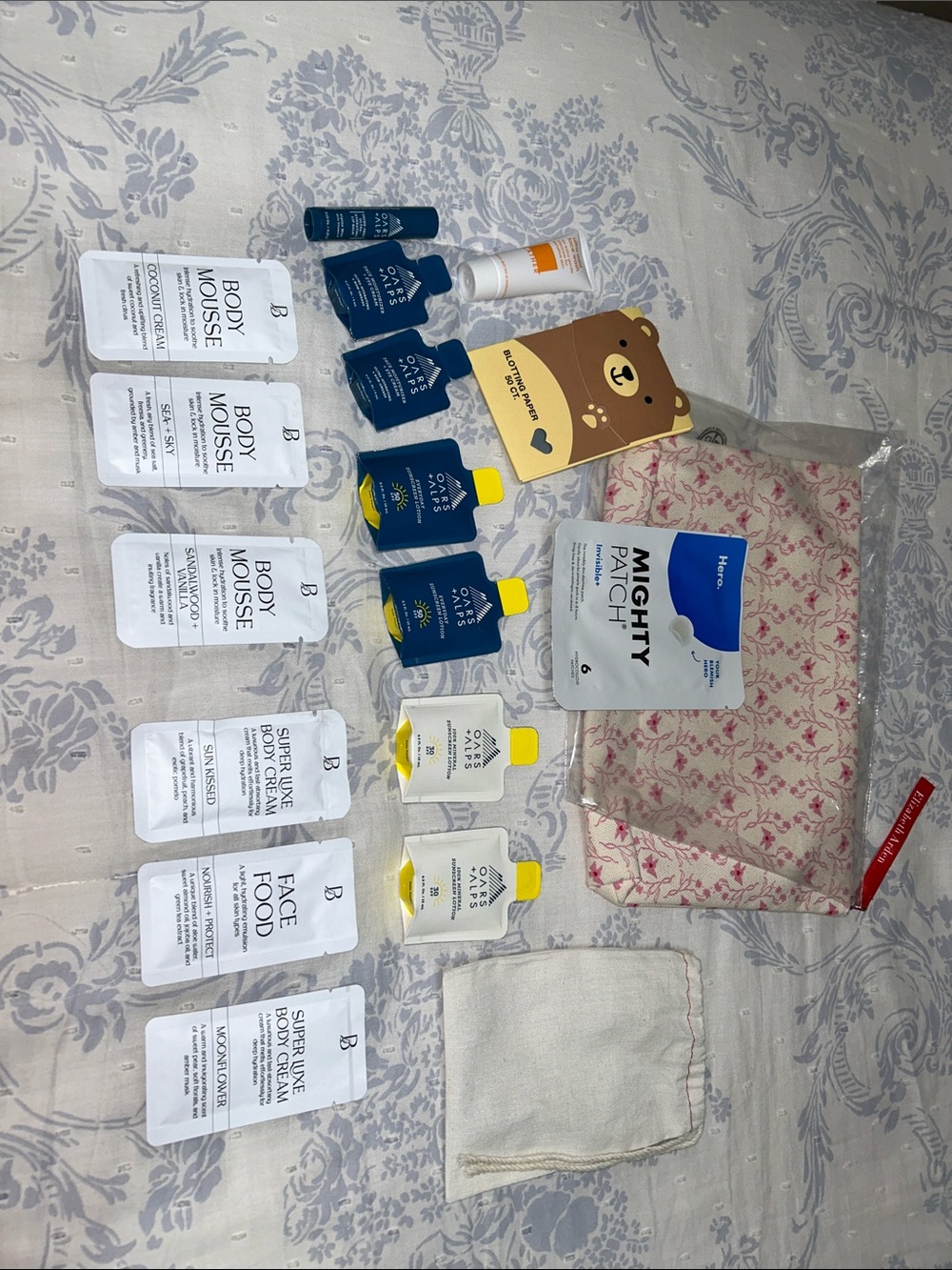 Elizabeth Arden Bag with Skincare